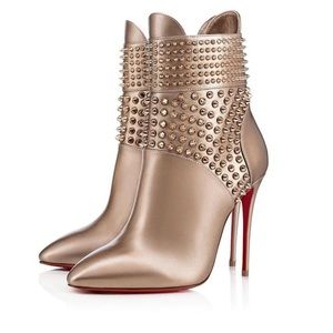 NWOT hongroise spike bootie